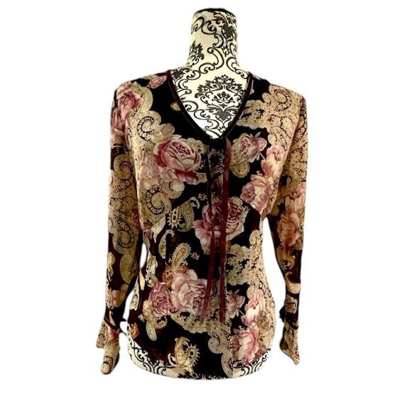 Gorgeous plum colored floral blouse with velvet piping - Picture 1 of 6